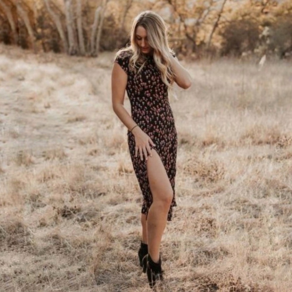 Free People Corrie Split Hem Ditsy Floral Print Midi Dress Black & Red | Size 2